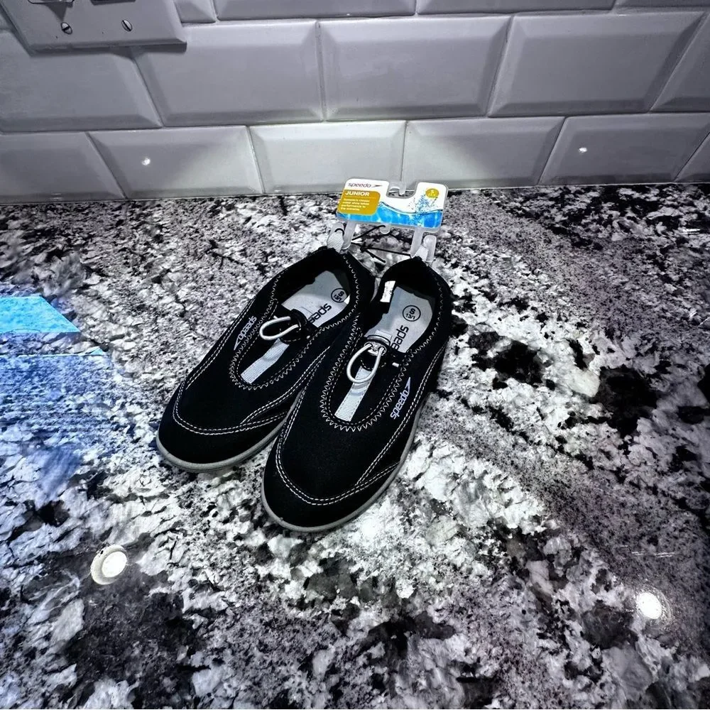 NWT Speedo Water Shoes